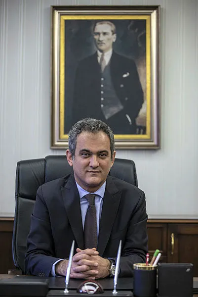 milli-egitim-bakani-degisti-mi-yeni-milli-egitim-bakani-kim-oldu-ziya-selcuk-neden-gorevden-ayrildi-ilk-aciklama-geldi-1628226727431.jpg