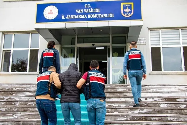 1654419001316.jpg Van'da şehit olan Tuncay Akyüz'ün kanı yerde kalmadı! O terörist 10 yıl aradan sonra yakalandı-1