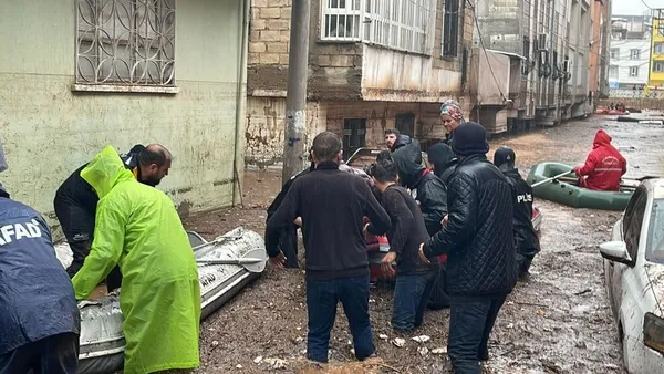 Şanlıurfa'da sel felaketi! Valilikten okullar için 'tatil' kararı: Can kaybı 17'ye yükseldi-5