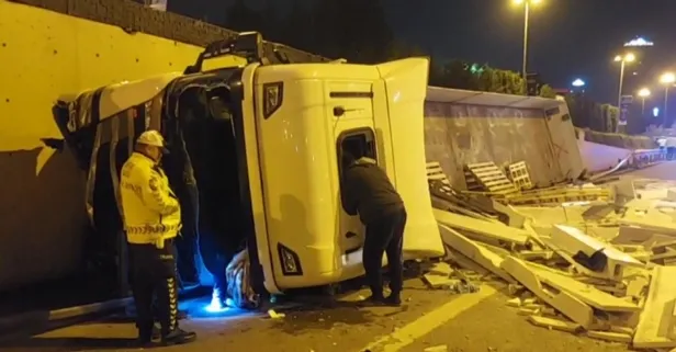 Maltepe'de mermer yüklü tır D-100 karayoluna uçtu: 1 yaralı