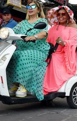 Bülent Ersoy Bodrum'da motosiklete bindi!