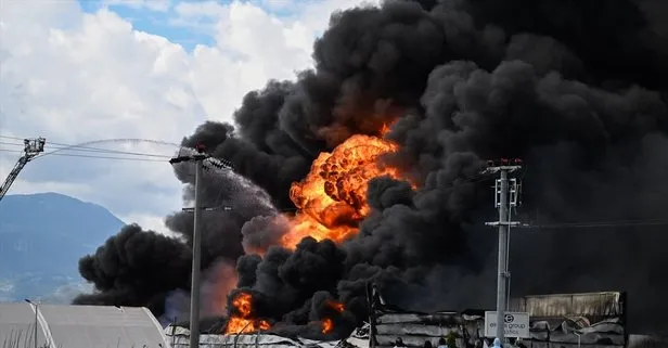 Son dakika: İzmir’de bir fabrikada yangın! İzmir Valisi’nden açıklama