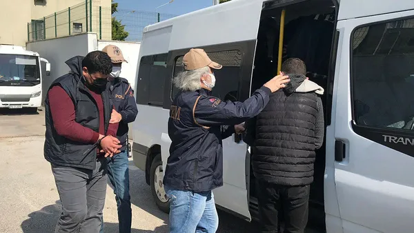 sakarya-merkezli-3-ilde-gerceklestirilen-deas-operasyonunda-4-supheli-tutuklandi-1618498933607.jpg Sakarya merkezli 3 ilde gerçekleştirilen DEAŞ operasyonunda 4 şüpheli tutuklandı-6