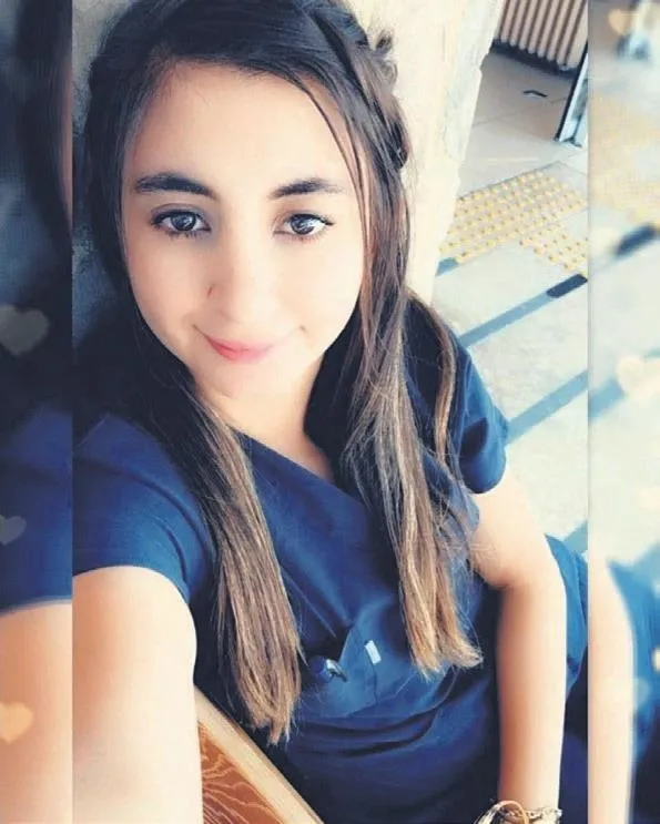 mustafa-denizlinin-kizi-selin-denizli-babasinin-adinin-verildigi-stada-gitti-iceri-girmekte-gucluk-cekince-isy-1647206349350.jpeg Mustafa Denizli’nin kızı Selin Denizli babasının adının verildiği stada gitti! İçeri girmekte güçlük çekince isyan etti-8