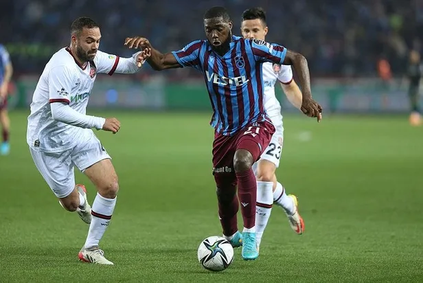 trabzonsporun-hocasi-abdullah-avci-karagumruk-beraberligi-sonrasi-konustu-sampiyon-gibi-oynadik-1650061230751.jpeg Trabzonspor'un hocası Abdullah Avcı Karagümrük beraberliği sonrası konuştu: Şampiyon gibi oynadık-7