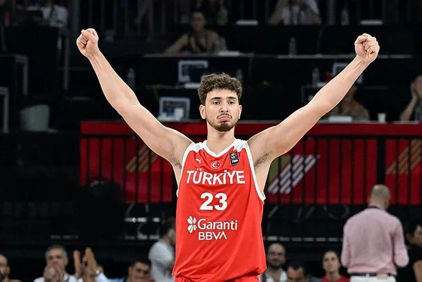 Basketbolcu Alperen Şengün sır gibi sakladığı sevgilisiyle ilk kez görüntülendi!