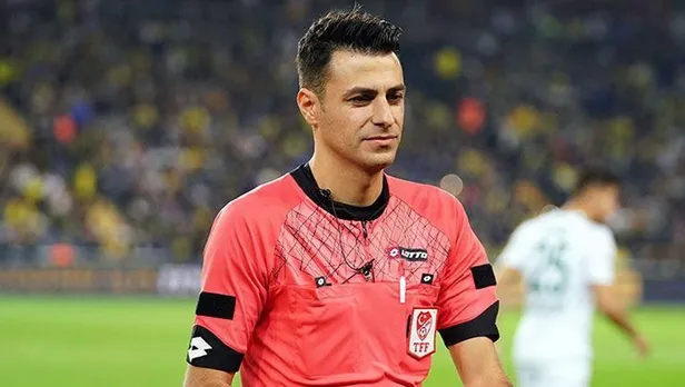 kim-min-jae-oyundan-cikti-sosyal-medya-yikildi-hakem-ali-sansalan-kimdir-kac-yasinda-nereli-ali-sansalan-bakin-hangi-takimi-tutuyormus-1634491187401.jpg Hakem Ali Şansalan kimdir, kaç yaşında, nereli? Kim Min-Jae oyundan çıktı, sosyal medya yıkıldı! Ali Şansalan bakın hangi takımı tutuyormuş...-3