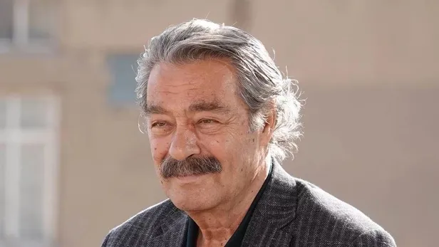 son-dakika-kadir-inanir-oldu-mu-yasiyor-mu-sag-mi-kadir-inanirin-saglik-durumunda-son-durum-felc-mi-kalacak-pes-pese-aciklamalar-1637479801726.jpg Yeğeni, arkadaşı ve hastaneden peş peşe açıklamalar geldi! SON DAKİKA! Kadir İnanır sağlık durumunda son durum!-7