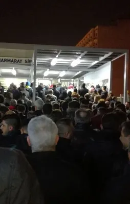 Marmaray'da bugün de yoğunluk yaşanıyor