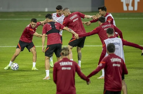 A Milli Takım Teknik Direktörü Şenol Güneş, Galler maçına 3 değişiklikle çıkacak-6