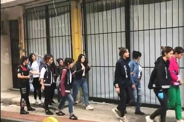Bursa'da kataloglu fuhuş çetesine baskın! Referansla müşteri artırdılar...