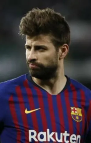 Barcelona'nın yıldız savunmacısı Gerard Pique'den Trabzonspor paylaşımı