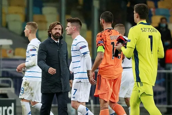 Bu kare çok konuşulur! UEFA Şampiyonlar Ligi'nde Andrea Pirlo ilk maçında ilk hocası Lucescu'ya acımadı-4