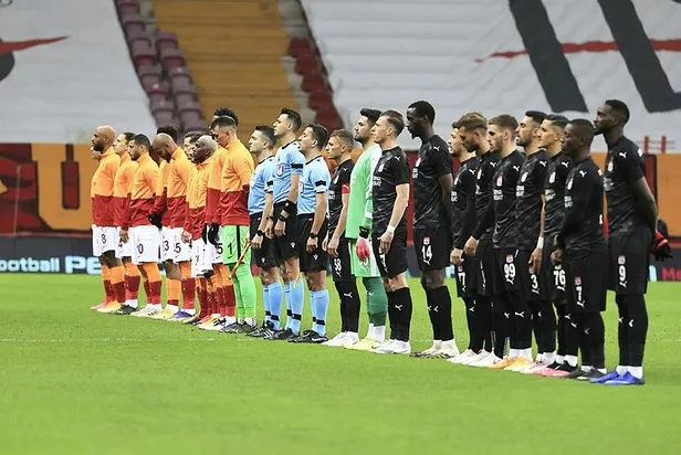 galatasaray-sivaspor-macinda-sakatlik-soku-ryan-donk-1615138579547.jpeg Galatasaray - Sivaspor maçında sakatlık şoku! Ryan Donk...-2