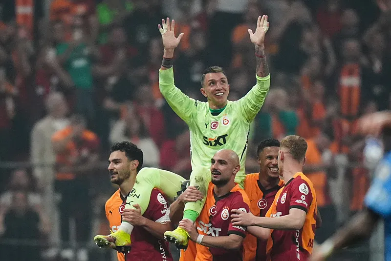 Galatasaray'dan eski yıldızına transfer teklifi! Okan Buruk onu istedi - 21