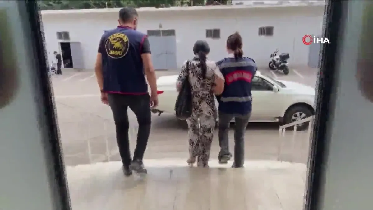 Fuhuş patroniçesi yakalandı!