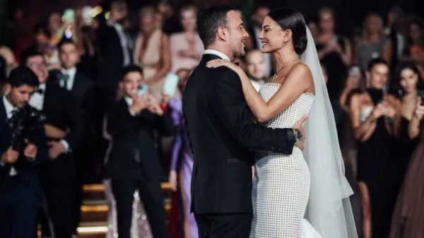 demet-ozdemir-ile-bosanma-karari-alan-oguzhan-kocun-eski-asklarindan-gonderme-1681587150387.jpeg Demet Özdemir ile boşanma kararı alan Oğuzhan Koç’un eski aşklarından gönderme!-5