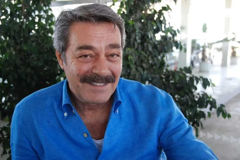 Yeşilçam'ın efsanesi Kadir İnanır'dan yeni haber! Hayat arkadaşı Jülide Kural açıkladı: "Bir gün önceye göre daha iyi"-8