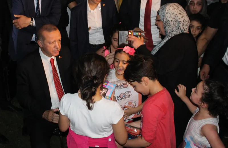 Başkan Erdoğan, piknik yapan vatandaşlarla sohbet etti - 5