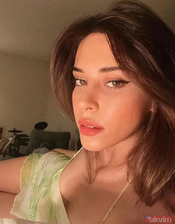 Aşk dedikoduları boşa çıkmadı! Galatasaraylı Lucas Torreira ve Devrim Özkan'dan sarmaş dolaş poz! Sevgili oldukları iddia ediliyordu - 8