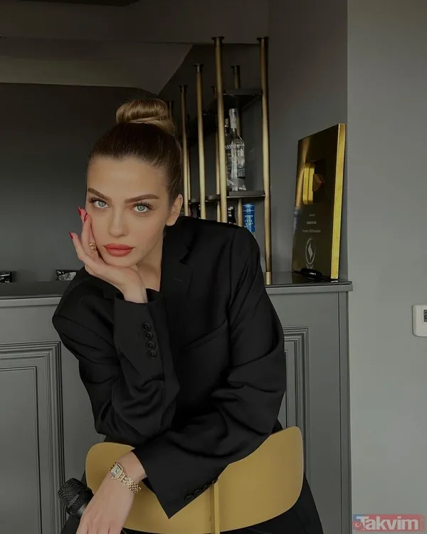 6,5 aylık hamile olan Yasemin Şefkatli’den karnı burnunda poz! İbrahim Tatlıses’in gelini göbeğini açıp paylaştı! İlk tepki görümce Zübeyde Melek’ten... - 6