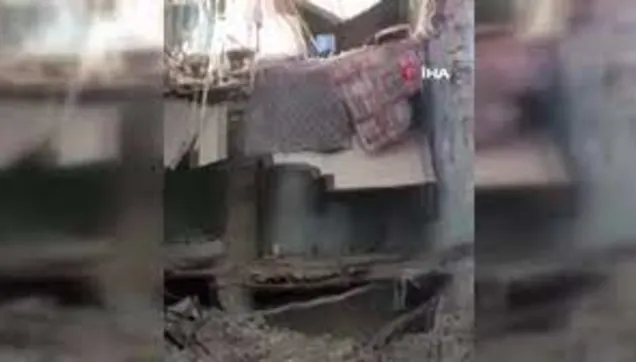 Yemen’de 3 katlı bina çöktü: 9 ölü, 8 yaralı