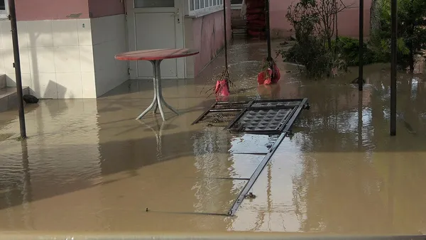 Kırklareli'yi sel vurdu! Kırklareli'nde 19 köy yolu ulaşıma kapatıldı-2