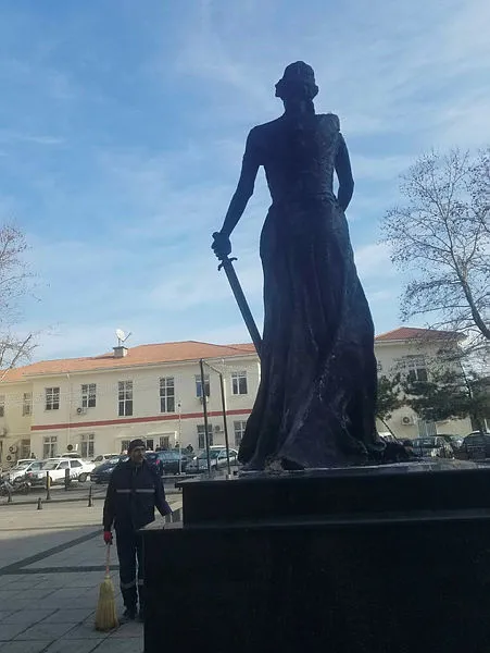 TBMM Başkanı Şentop'tan Atatürk heykeline ve Adalet Anıtı'na saldırıya kınama-2