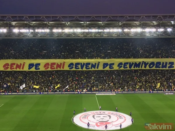 Yine Stadyum İçerisindeki 'Maraton' Diye Adlandırılan Bölümde İlginç Pankartlar Vardı...