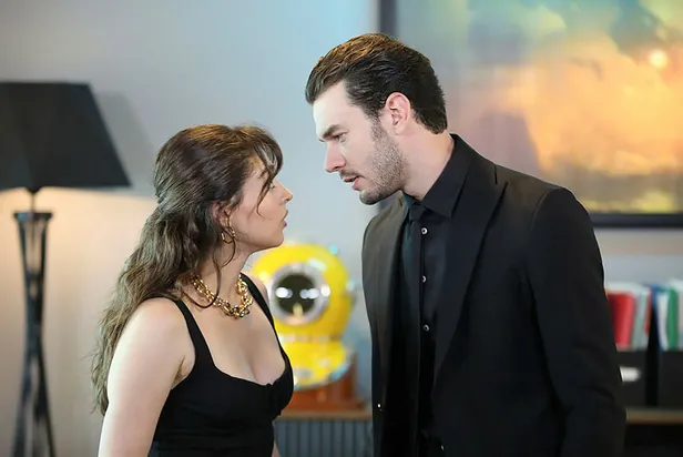 1633446821965.jpg Baht Oyunu 16. bölüm full - kesintisiz izle! 5 Ekim Kanal D Baht Oyunu son bölüm tek parça izle!-4
