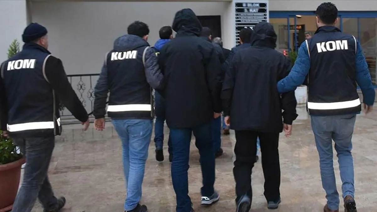 İzmir’de yasa dışı silah imalathanesine polis baskını: 33 tabanca ele geçirildi