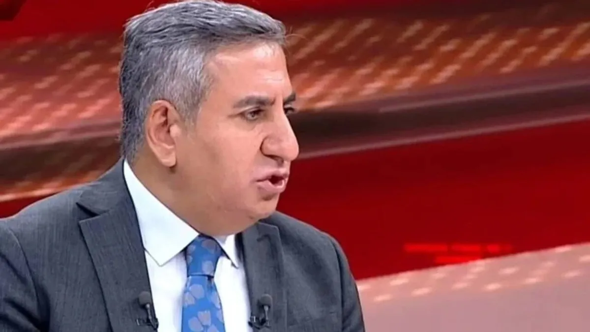 chp-genel-merkezinde-hain-kemal-skandali-1780427522603.jpeg CHP’de duvara yazılan hakaret ortalığı karıştırdı: ‘Hain Kemal’ yazısı kimin odasında çıktı?-3