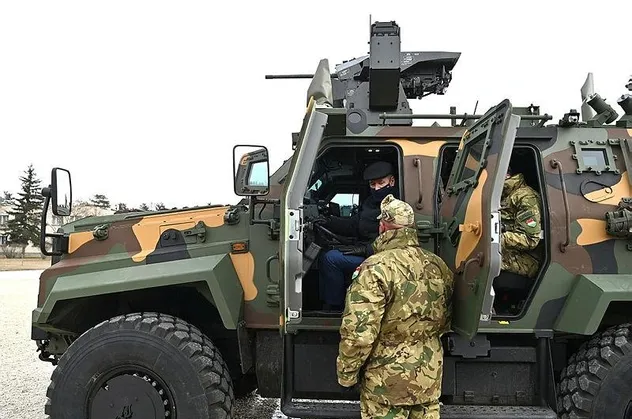 Türk zırhlısı Ejder Yalçın Macaristan'da: İlk teslimat yapıldı! Özellikleriyle göz dolduruyor