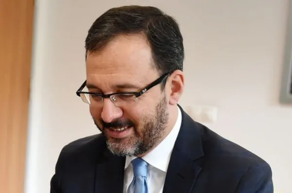 buyuksehir-belediye-erzurumspor-super-lige-cikma-basarisini-gosterdi-1595091798001.jpg Büyükşehir Belediye Erzurumspor, Süper Lig'e çıkma başarısını gösterdi-5