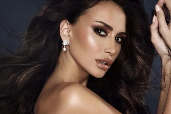 emina-ellerde-1686171701217.jpeg Bu yaz ikinci kez düğün olabilir! Emina Jahovic’in inkar ettiği aşkı Kurt Daniel Suntay ile evlilik kararı aldı...-3