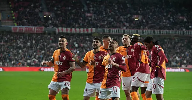 Galatasaray'da beklenen imzalar atılıyor Gelecek garanti altına alındı