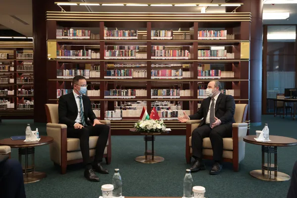 son-dakika-sanayi-ve-teknoloji-bakani-mustafa-varanktan-yabanci-yatirimcilara-cagri-gelin-turk-misafirperverligiyle-tanisin-1607422557553.jpg SON DAKİKA: Sanayi ve Teknoloji Bakanı Mustafa Varank'tan yabancı yatırımcılara çağrı: Gelin Türk misafirperverliğiyle tanışın-9