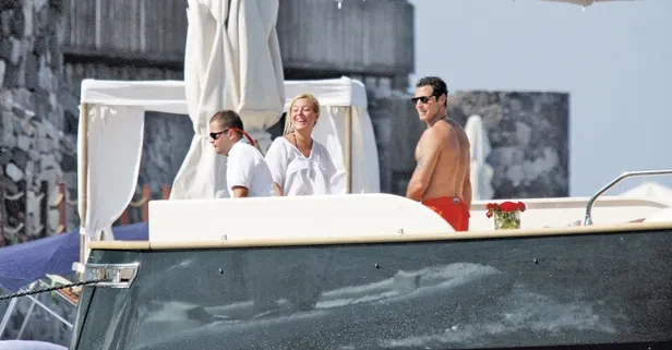 Raif Dinçkök ve eşi Esra Dinçkök'ten böcek ziyafeti! İki kilo langust yediler...