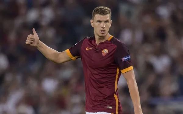 Menajeri önerdi, Sarı-Lacivertli yönetim de hemen harekete geçti: Edin Dzeko bombası!-2