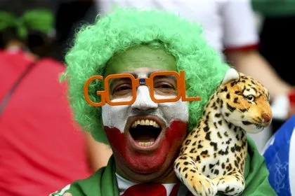 Fas - İran maçında tribünden renkli görüntüler