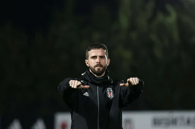 Sakatlığı nedeniyle Altay maçında forma giyemeyen Pjanic Galatasaray maçına yetiştirilmeye çalışıyor