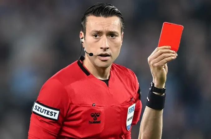 bahisci-hakemlerin-cezasi-belli-oldu-pfdk-tek-tek-acikladi-1761912478062.jpeg ʺBahisçiʺ hakemlerin cezası belli oldu! PFDK tek tek açıkladı. (Fotoğraf: AA)