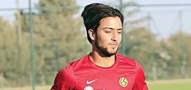 Tarık ortada kaldı!