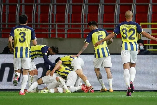 avrupada-fenerin-gecesi-antwerp-0-3-fenerbahce-mac-sonucu-1636064301507.jpeg