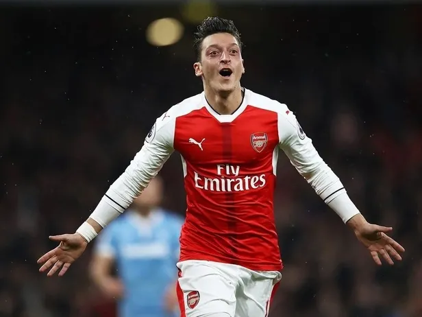 mesut-ozil-futbolu-birakti-mi-neden-birakti-mesut-ozil-kimdir-kac-yasinda-nereli-esi-amine-gulse-ve-cocuklari-1679484595626.jpeg Mesut Özil futbolu bıraktı mı, neden bıraktı? Mesut Özil kimdir, kaç yaşında, nereli? Eşi Amine Gülşe ve çocukları...-4