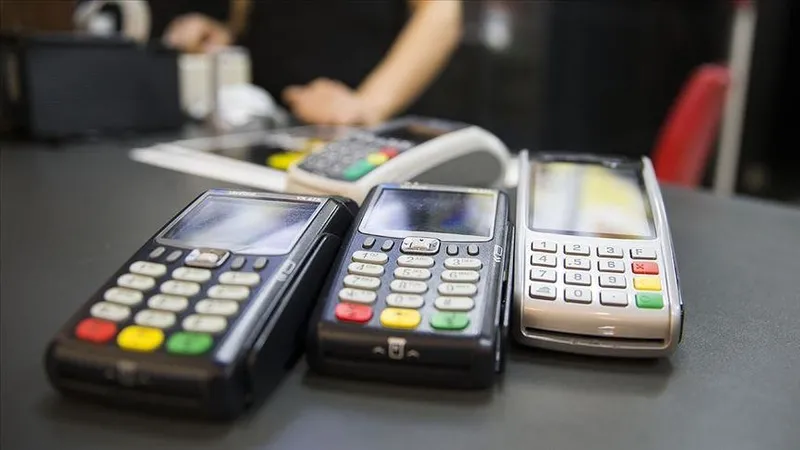 nisan-ayi-kartli-odeme-verileri-aciklandi-11-trilyon-lira-toplam-tutar-2023e-gore-25-artis-5-alisveristen-4u-t-1716545655831.jpeg Nisan ayı kartlı ödeme verileri açıklandı! 1,1 trilyon lira toplam tutar, 2023'e göre %25 artış | 5 alışverişten 4'ü 'temassız'-3