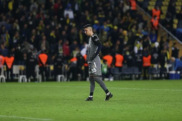 Koronavirüs vakaları sonrası Fenerbahçe'de Berke Özer'e koruma kalkanı!-4