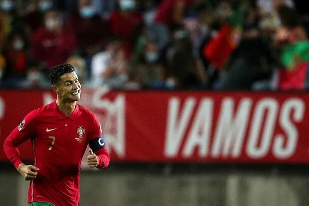 rekora-doymuyor-cristiano-ronaldo-luksemburg-karsisinda-hat-trick-yaparak-tarihe-gecti-1634073494662.jpeg Rekora doymuyor! Cristiano Ronaldo Lüksemburg karşısında hat-trick yaparak tarihe geçti-1