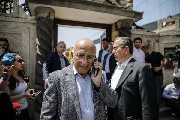 Demirören Ailesi, Kanlıca'da taziyeleri kabul ediyor-5