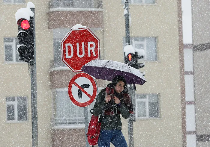 bu-gece-saatlerinde-baslayacak-pazartesi-de-etkili-istanbul-kocaeli-yalova-sakarya-bursa-duymadim-demeyin-1701027614479.jpg Bu gece saatlerinde başlayacak; Pazartesi de etkili! İstanbul, Kocaeli, Yalova, Sakarya, Bursa... Duymadım demeyin-2